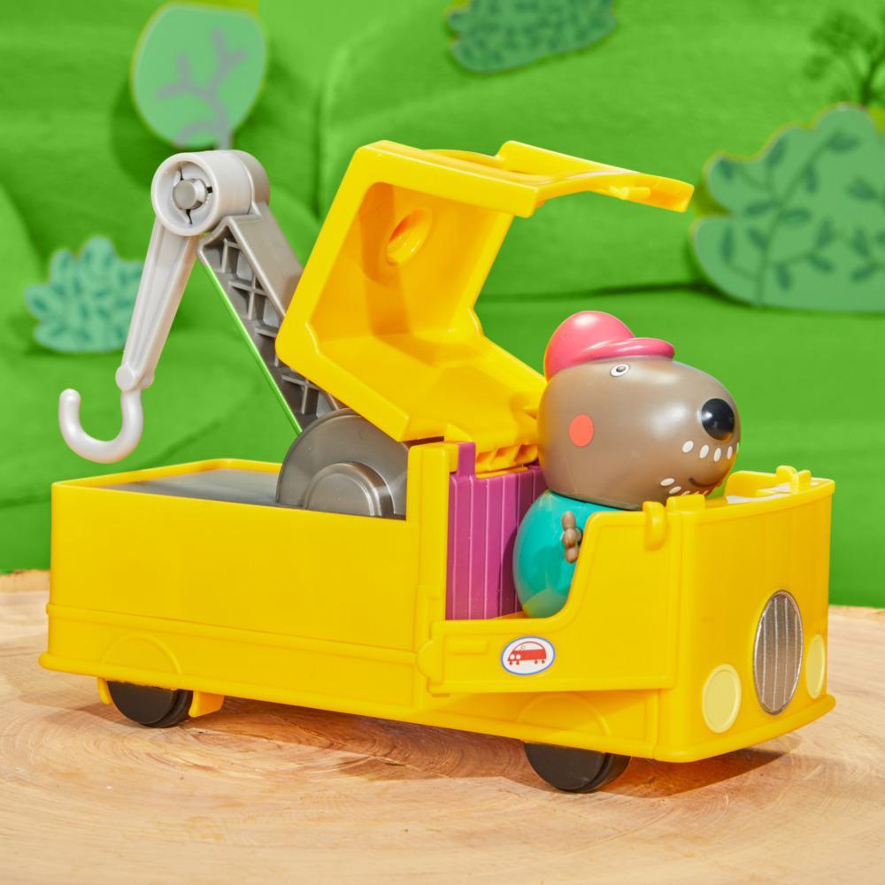 Peppa Pig Toys Granddad Dogs Tow Truck Set with Figure Preschool Toys for Ages 3 - Image 3