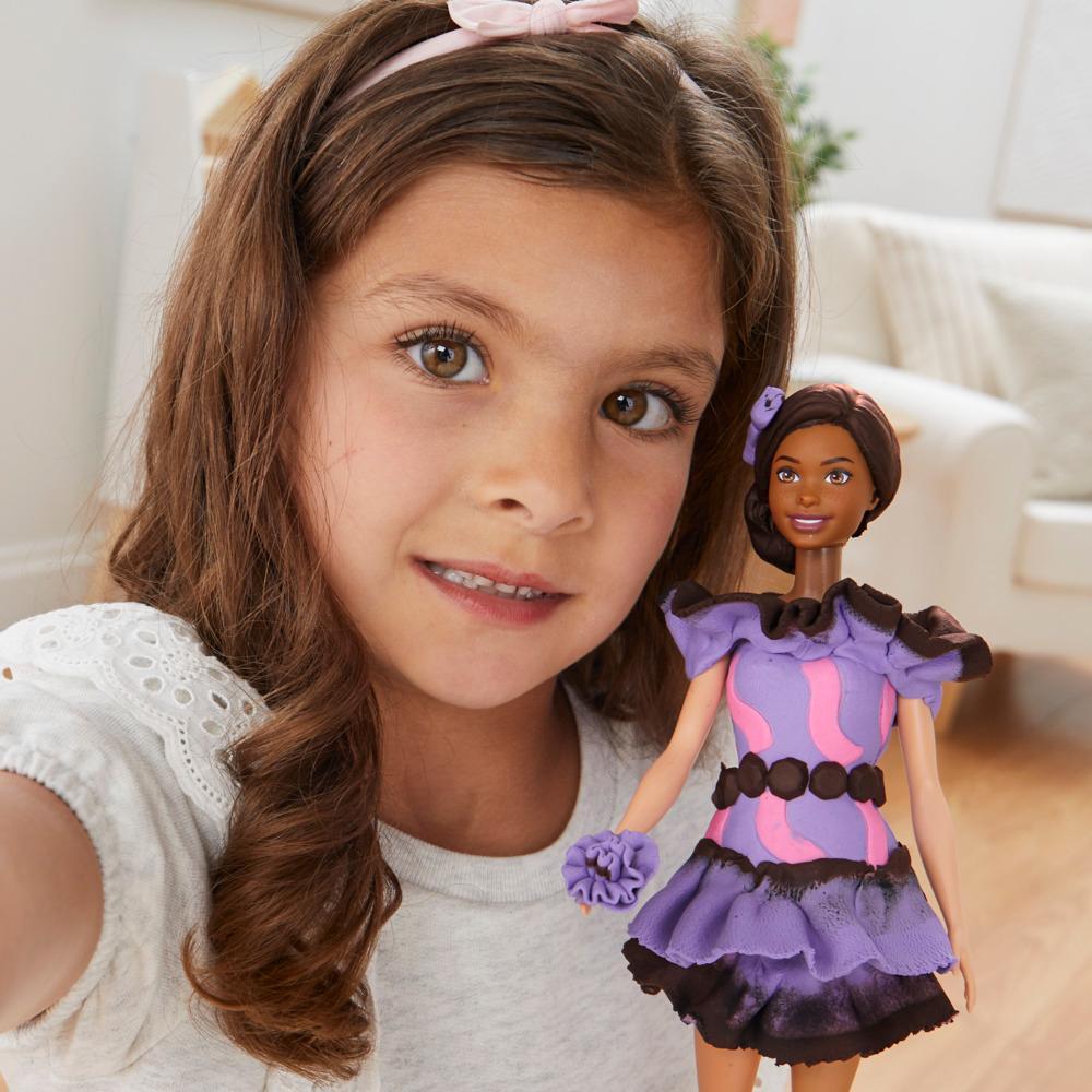 Play-Doh Barbie Fashionista Ruffles Doll Set - Image 4
